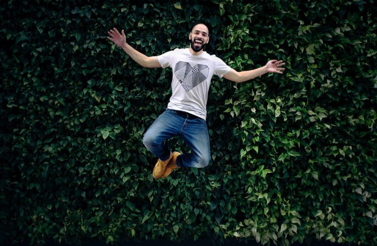 Can Happiness be Learned: the Role of Technology in Cultivating Happiness in Hurst